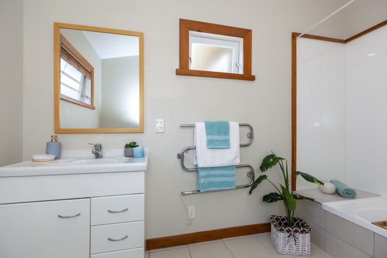 Photo of property in 54 Matai Road, Raumati South, Paraparaumu, 5032