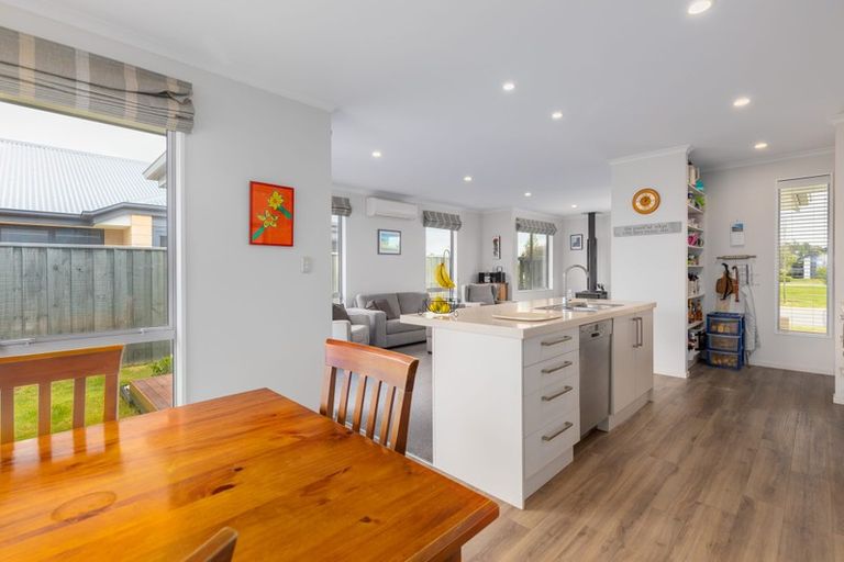 Photo of property in 32 Lansdowne Way, Rolleston, 7615