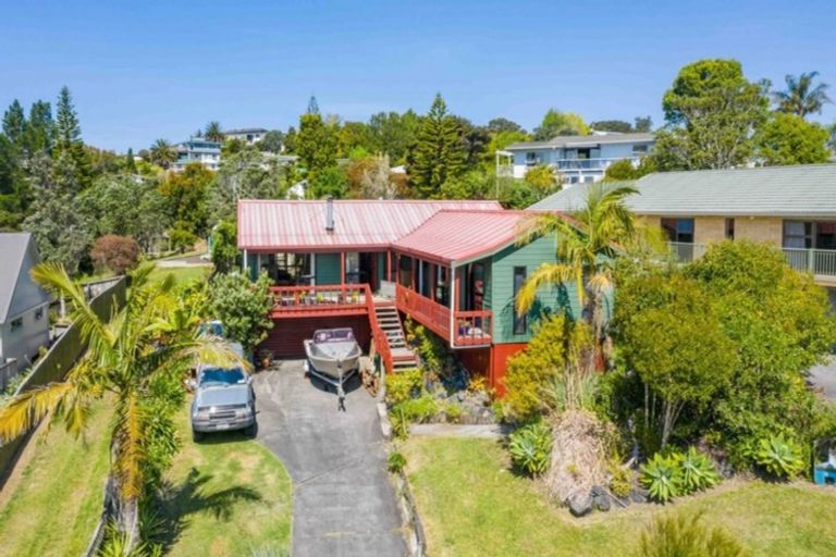 Photo of property in 11 Falls View Road, Haruru, 0204