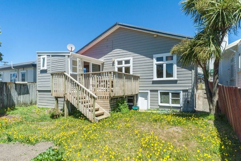 Photo of property in 237 Coutts Street, Rongotai, Wellington, 6022