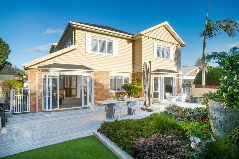 Photo of property in 10a Raymond Street, Point Chevalier, Auckland, 1022