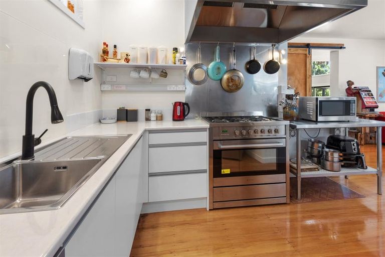 Photo of property in 3 Oakura Road, Oakura, Hikurangi, 0184