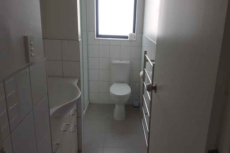 Photo of property in 22 Totara Meadows Court, Wiri, Auckland, 2104