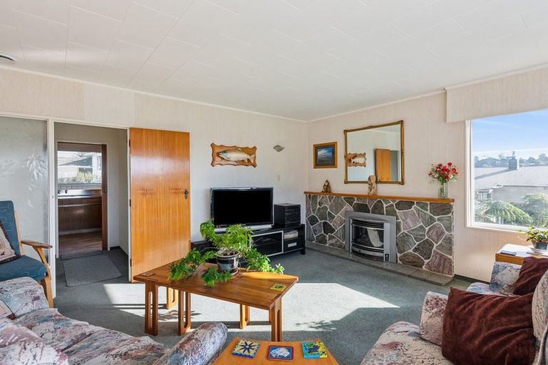Photo of property in 106 Ruapehu Street, Paraparaumu, 5032