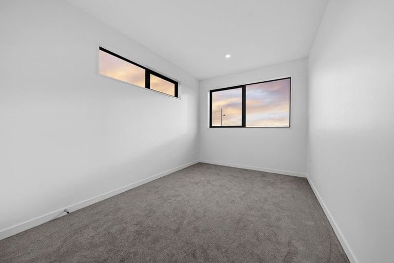 Photo of property in 30 Korowhiti Road, Clarks Beach, 2122