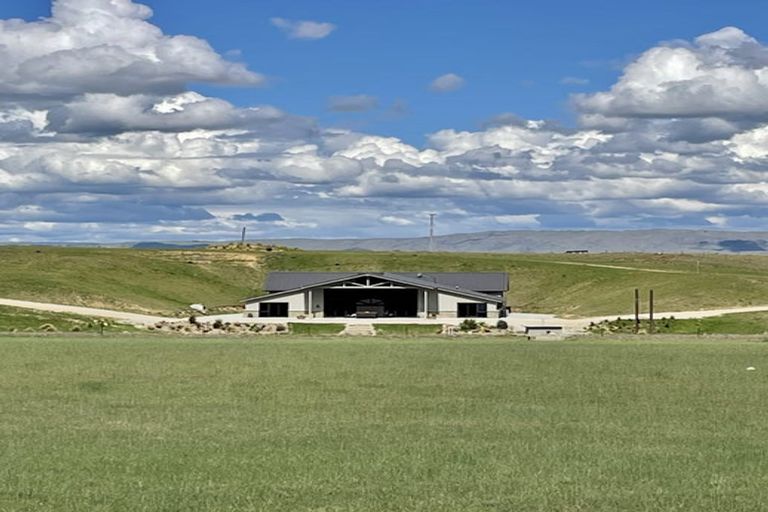 Photo of property in 211 Mcarthur Road, Springvale, Alexandra, 9391