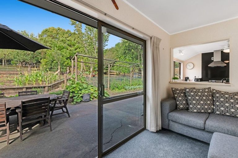 Photo of property in 1688 South Head Road, South Head, Helensville, 0874