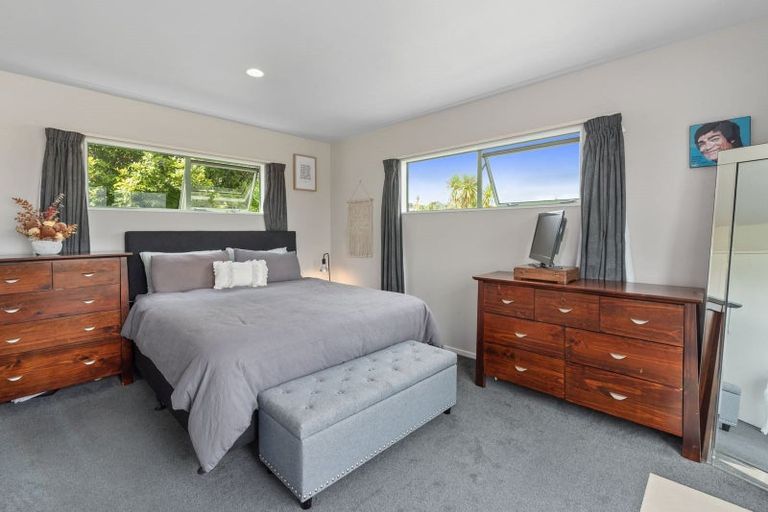 Photo of property in 77 Caribbean Drive, Unsworth Heights, Auckland, 0632