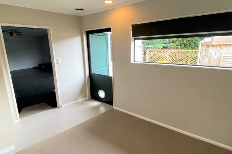 Photo of property in 5 Maple Crescent, Whalers Gate, New Plymouth, 4310