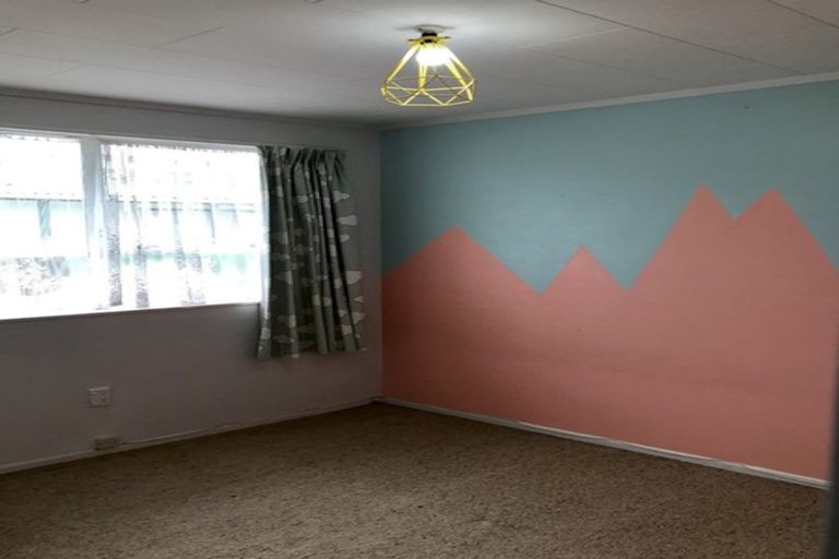 Photo of property in 38b Palmer Crescent, Silverstream, Upper Hutt, 5019