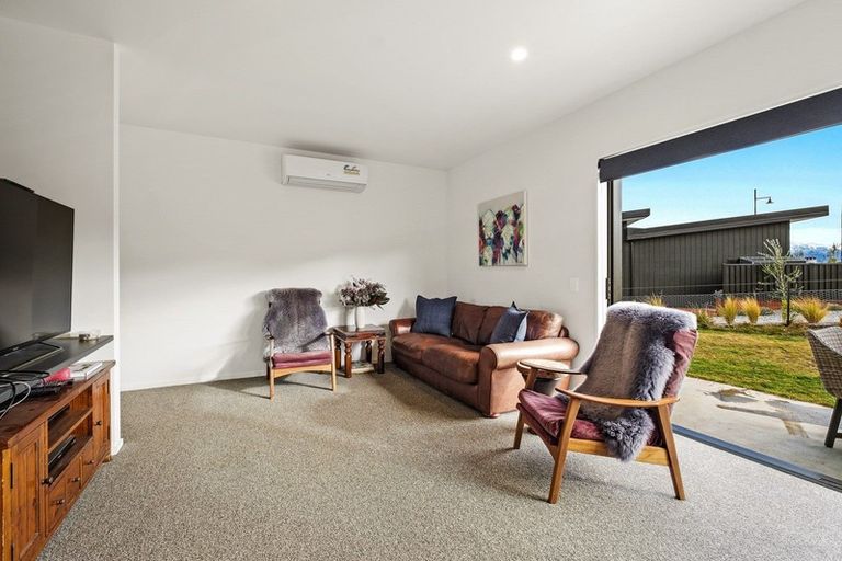 Photo of property in 2 Barclay Place, Wanaka, 9305