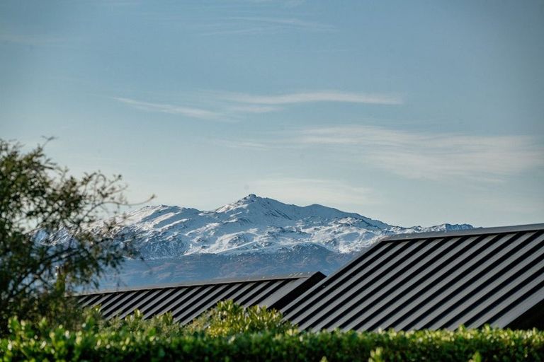 Photo of property in 64 Jacks Point Rise, Jacks Point, Queenstown, 9371