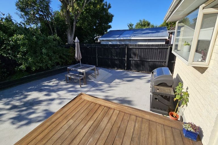 Photo of property in 12 Geelong Place, Burnside, Christchurch, 8053