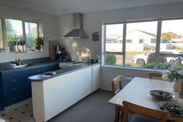 Photo of property in 1/25 Prestons Road, Redwood, Christchurch, 8051