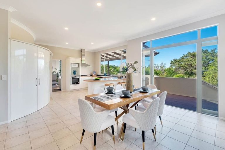 Photo of property in 11 Caversham Drive, Torbay, Auckland, 0630
