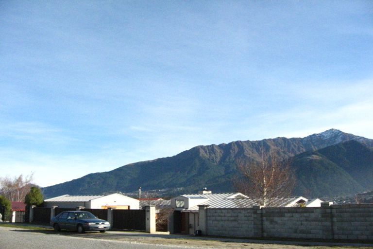 Photo of property in 28-30 Oregon Drive, Kelvin Heights, Queenstown, 9300