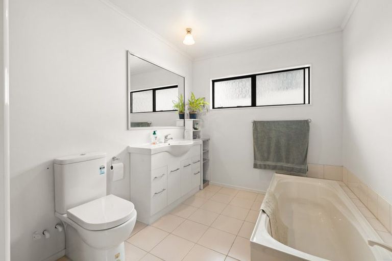Photo of property in 91 Meadway, Sunnyhills, Auckland, 2010