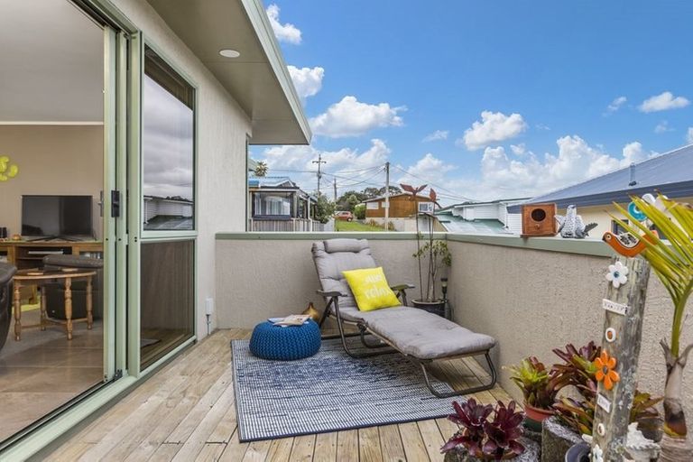 Photo of property in 35a Kauri Road, Stanmore Bay, Whangaparaoa, 0932