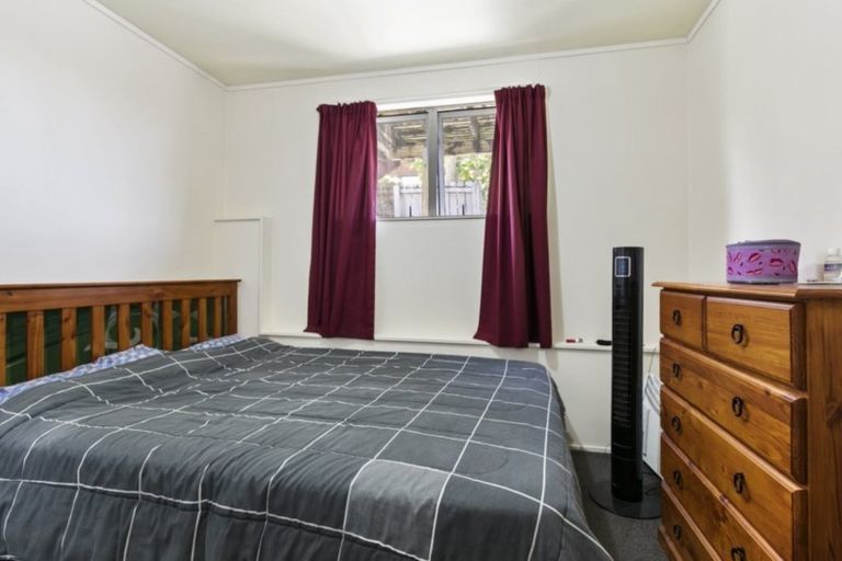 Photo of property in 5a Utting Street, Birkdale, Auckland, 0626