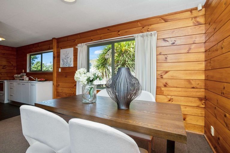 Photo of property in 1/3 Jumento Place, Unsworth Heights, Auckland, 0632