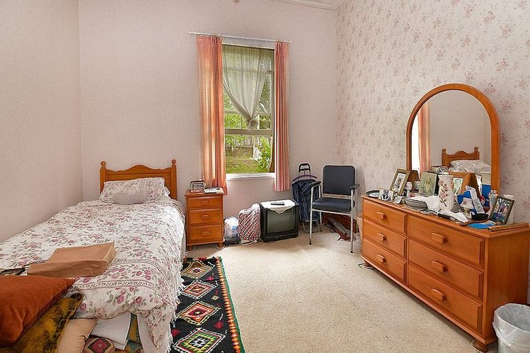 Photo of property in 14 Puriri Street, Helensville, 0800