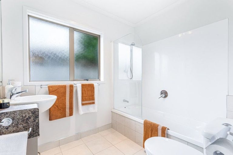 Photo of property in 25a Sylvan Crescent, Te Atatu South, Auckland, 0610