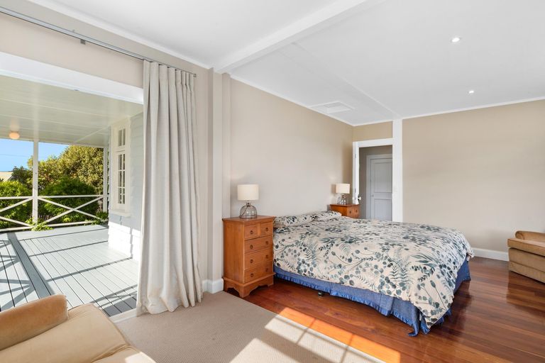 Photo of property in 1 Penguin Street, Leigh, 0985