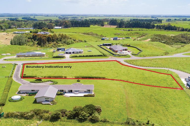 Photo of property in 28 Highland View Drive, Tokomaru, Palmerston North, 4474