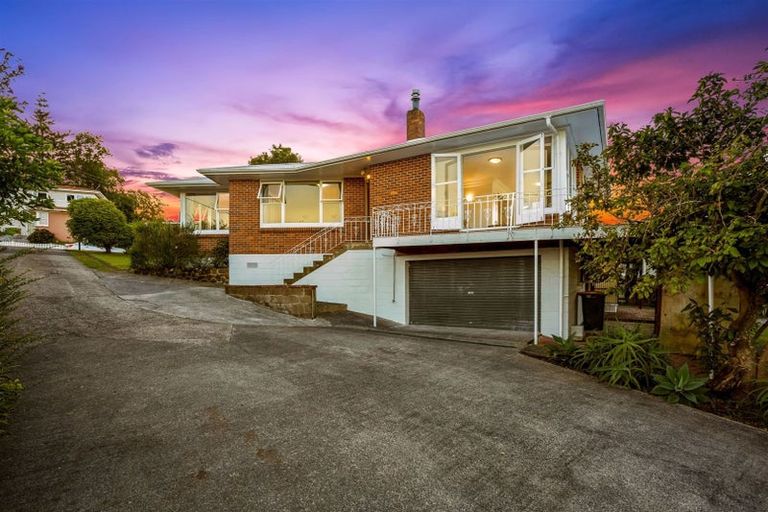 Photo of property in 19 Mcclintock Road, Massey, Auckland, 0614