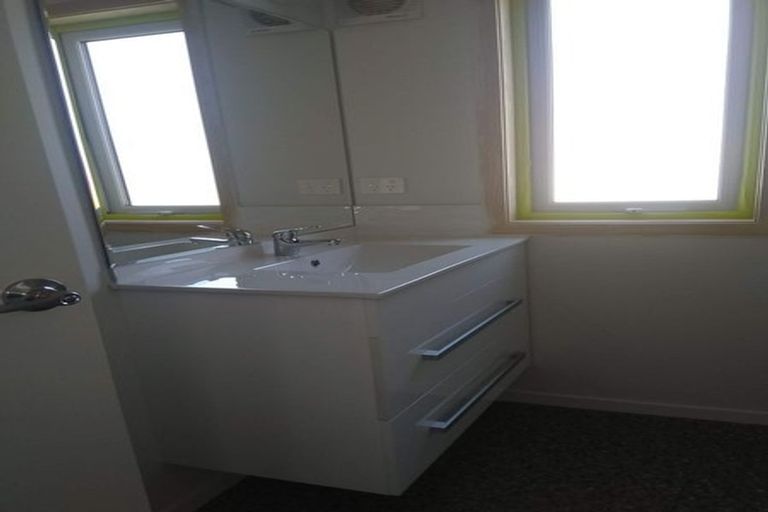 Photo of property in 33c Bracken Road, Paparangi, Wellington, 6037