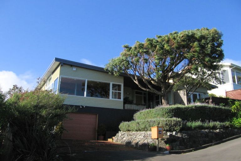 Photo of property in 14 Roys Road, Plimmerton, Porirua, 5026