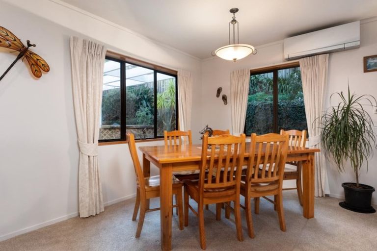 Photo of property in 17 Pokapu Place, Bethlehem, Tauranga, 3110