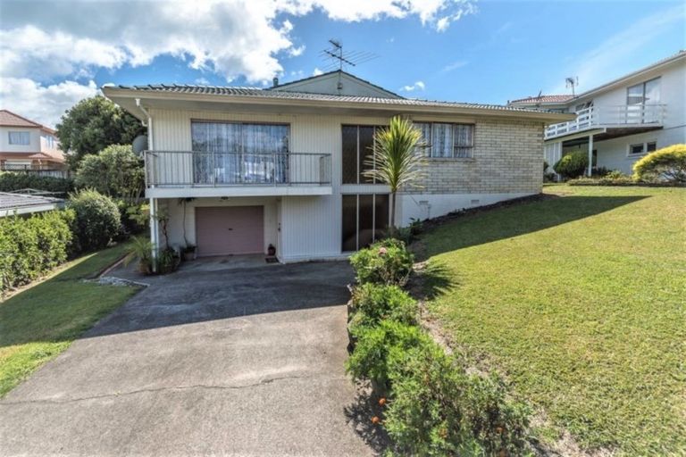 Photo of property in 3 Maugham Drive, Bucklands Beach, Auckland, 2014