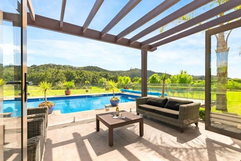 Photo of property in 278a Matua Road, Kumeu, 0891