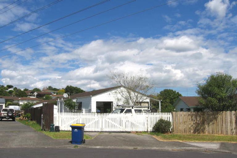 Photo of property in 14 Cabello Place, Unsworth Heights, Auckland, 0632