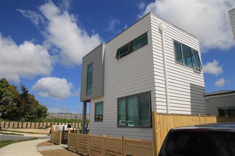 Photo of property in 20 Lockheed Street, Hobsonville, Auckland, 0618