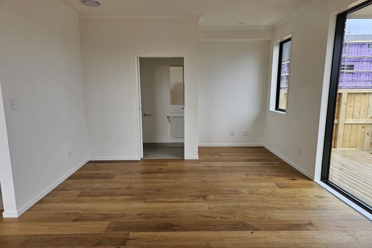 Photo of property in 4 Waipuhinui Way, Wiri, Auckland, 2104