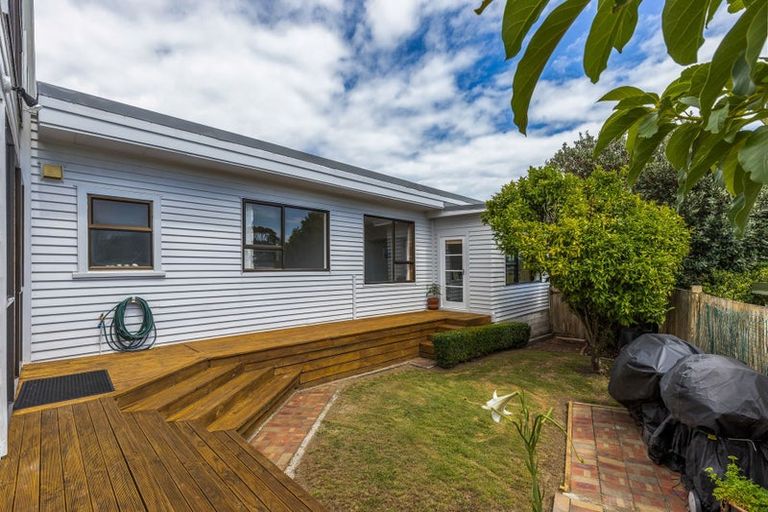 Photo of property in 5 Miro Road, Raumati South, Paraparaumu, 5032