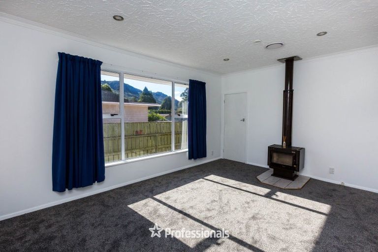 Photo of property in 92 Pine Avenue, Ebdentown, Upper Hutt, 5018