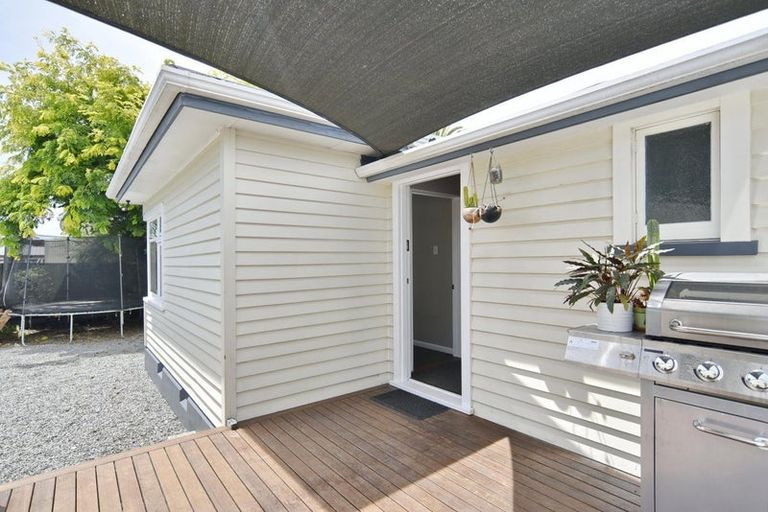 Photo of property in 25 Akaroa Street, Kaiapoi, 7630