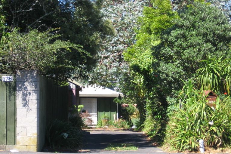 Photo of property in 2/178 Onewa Road, Birkenhead, Auckland, 0626