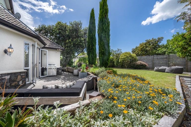 Photo of property in 33 Seymour Road, Mellons Bay, Auckland, 2014