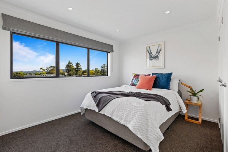 Photo of property in 3/2 Frances Bryers Road, Hobsonville, Auckland, 0616