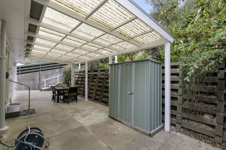 Photo of property in 214 Waddington Drive, Naenae, Lower Hutt, 5011