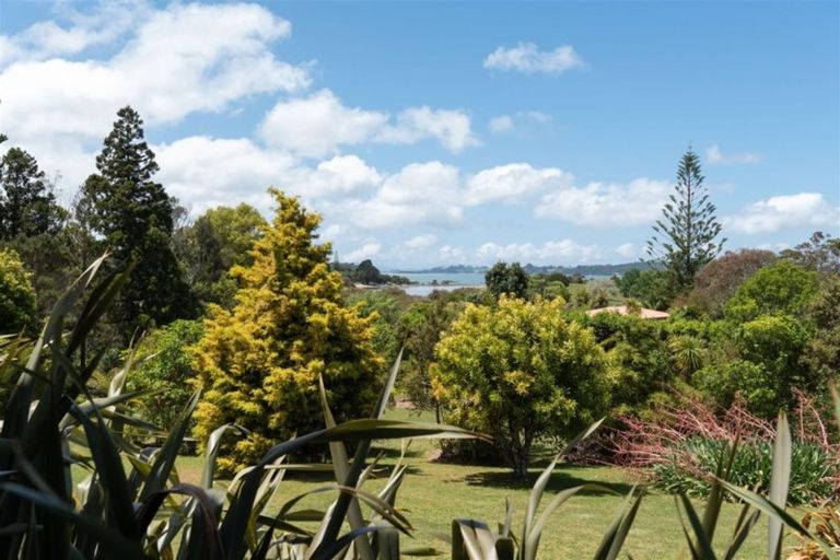 Photo of property in 15 Rangitane Loop Road, Kerikeri, 0294