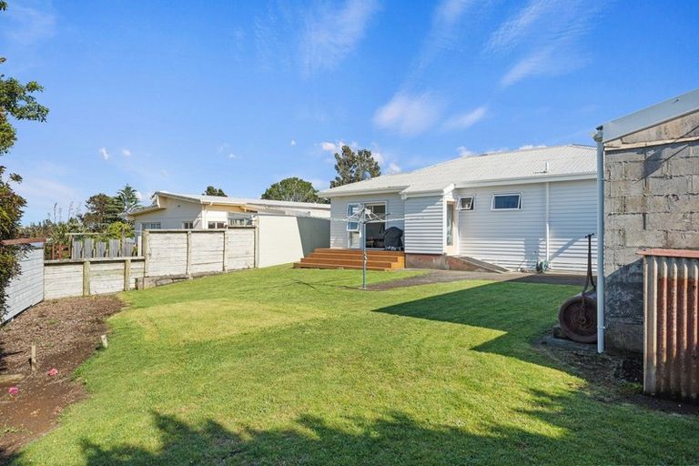 Photo of property in 51b Omata Road, Marfell, New Plymouth, 4310