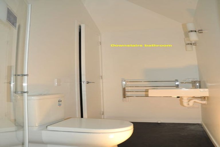 Photo of property in 2b Devon Street, Aro Valley, Wellington, 6021