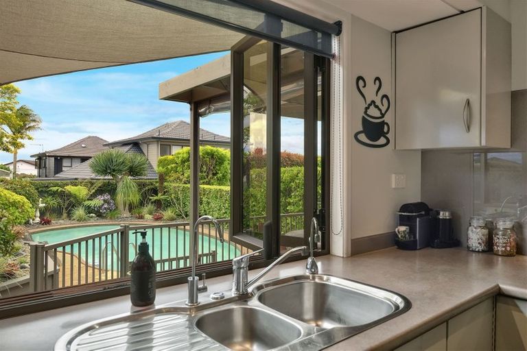 Photo of property in 3 Broman Place, Half Moon Bay, Auckland, 2012