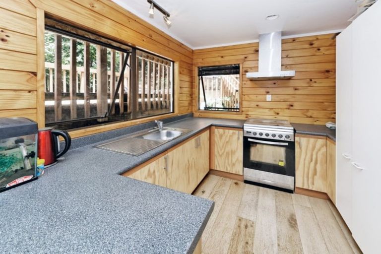 Photo of property in 130 Victory Road, Laingholm, Auckland, 0604