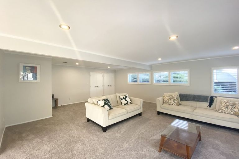 Photo of property in 2/43 Toroa Street, Torbay, Auckland, 0630
